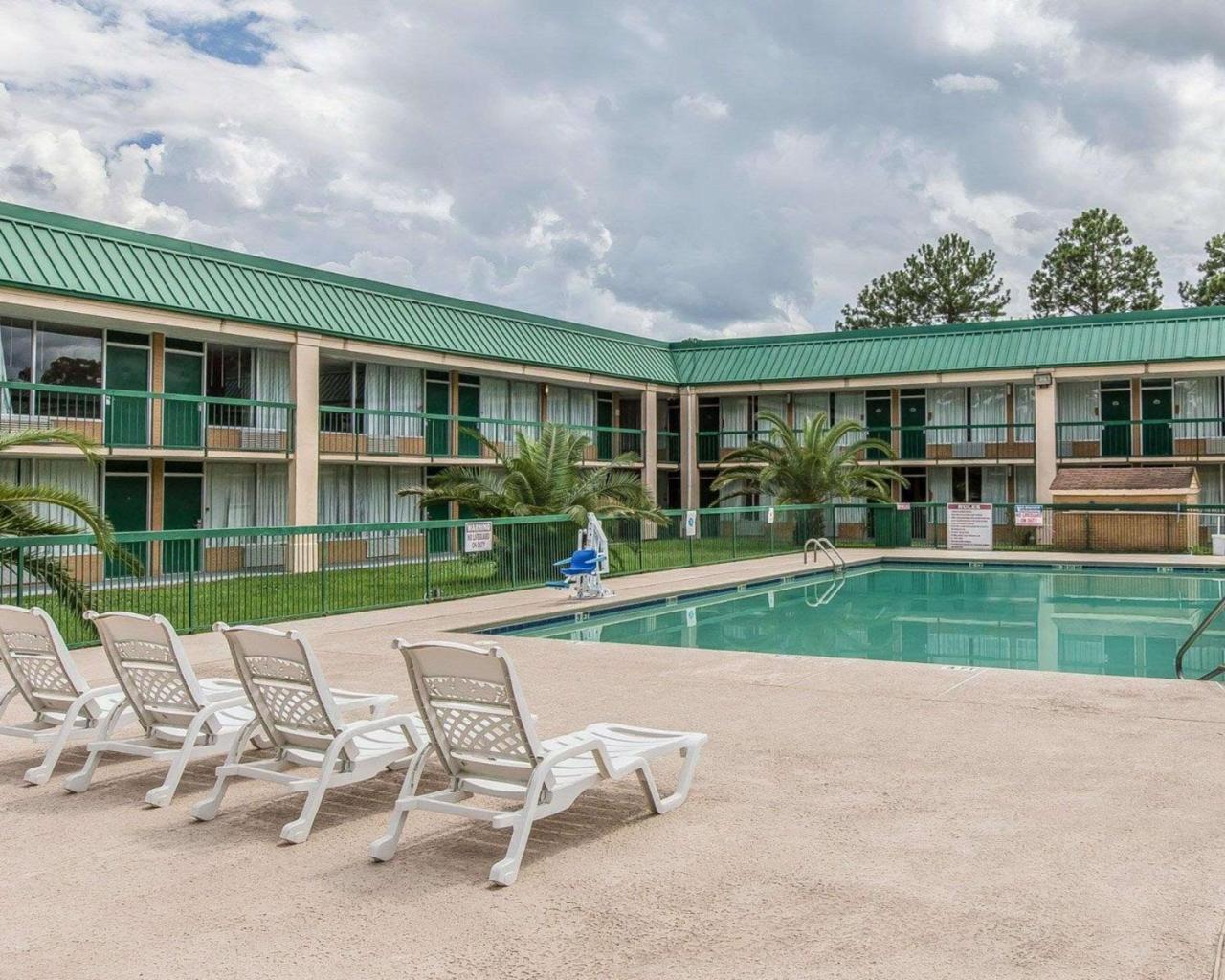 Econo Lodge Дуґлас Екстер'єр фото
